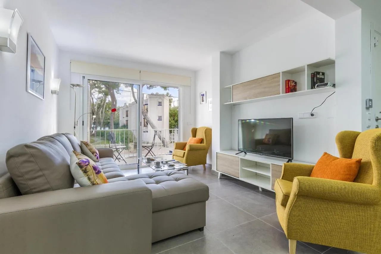 Apartment Assimetric - Only 100M To Beach contacts