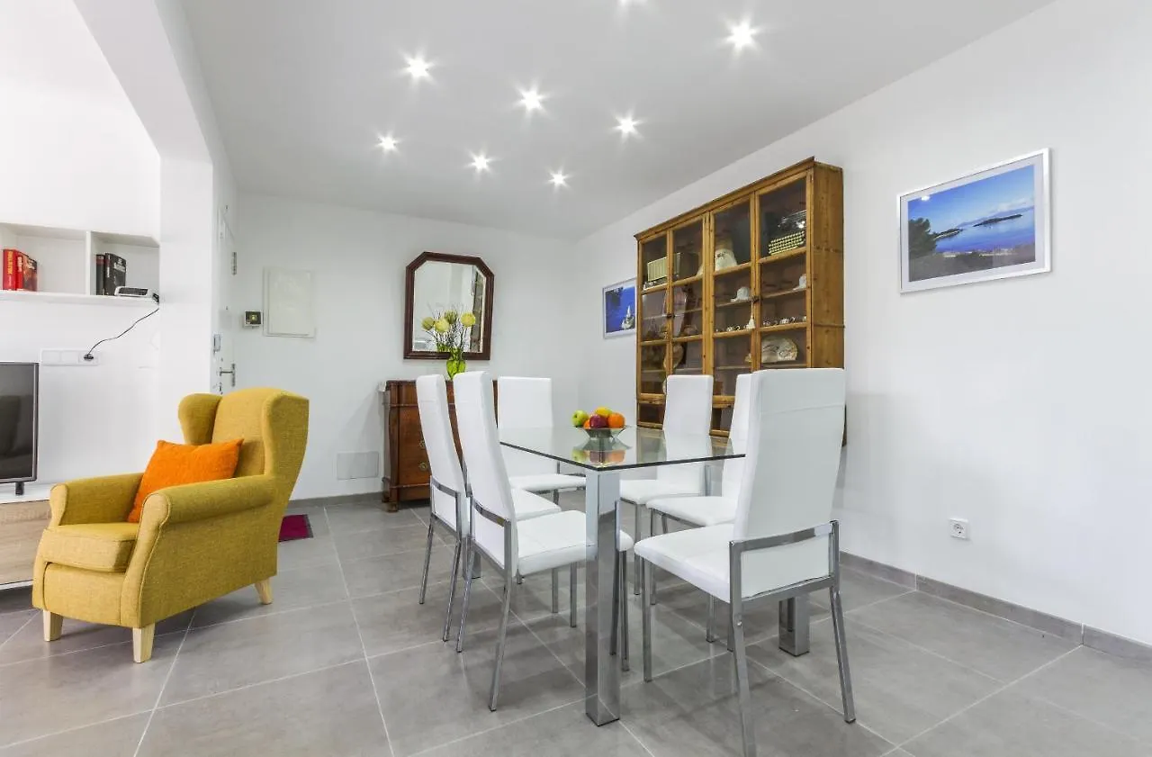 Apartment Assimetric - Only 100M To Beach Alcudia
