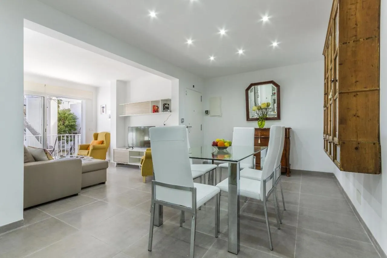 Apartment Assimetric - Only 100M To Beach Alcudia  Spain